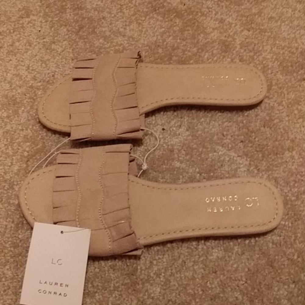 Shoe - Picture 6 of 8